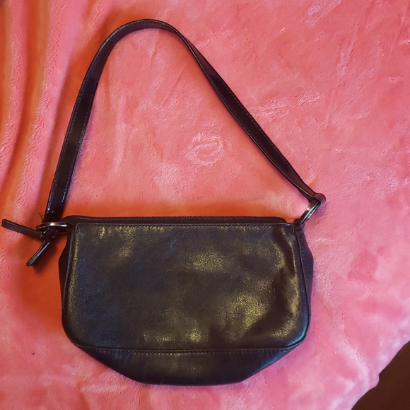 Guess purse - Picture 2 of 2